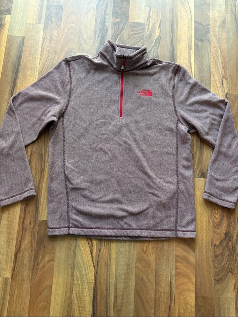 The North Face Men’s M Soft Fleece 1/4 Zip Pullover Red Logo